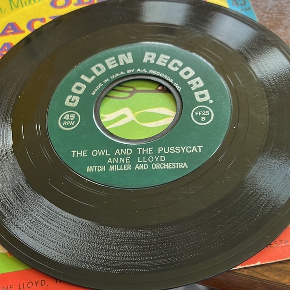 Old MacDonald had a farm record - Picture 4 of 4